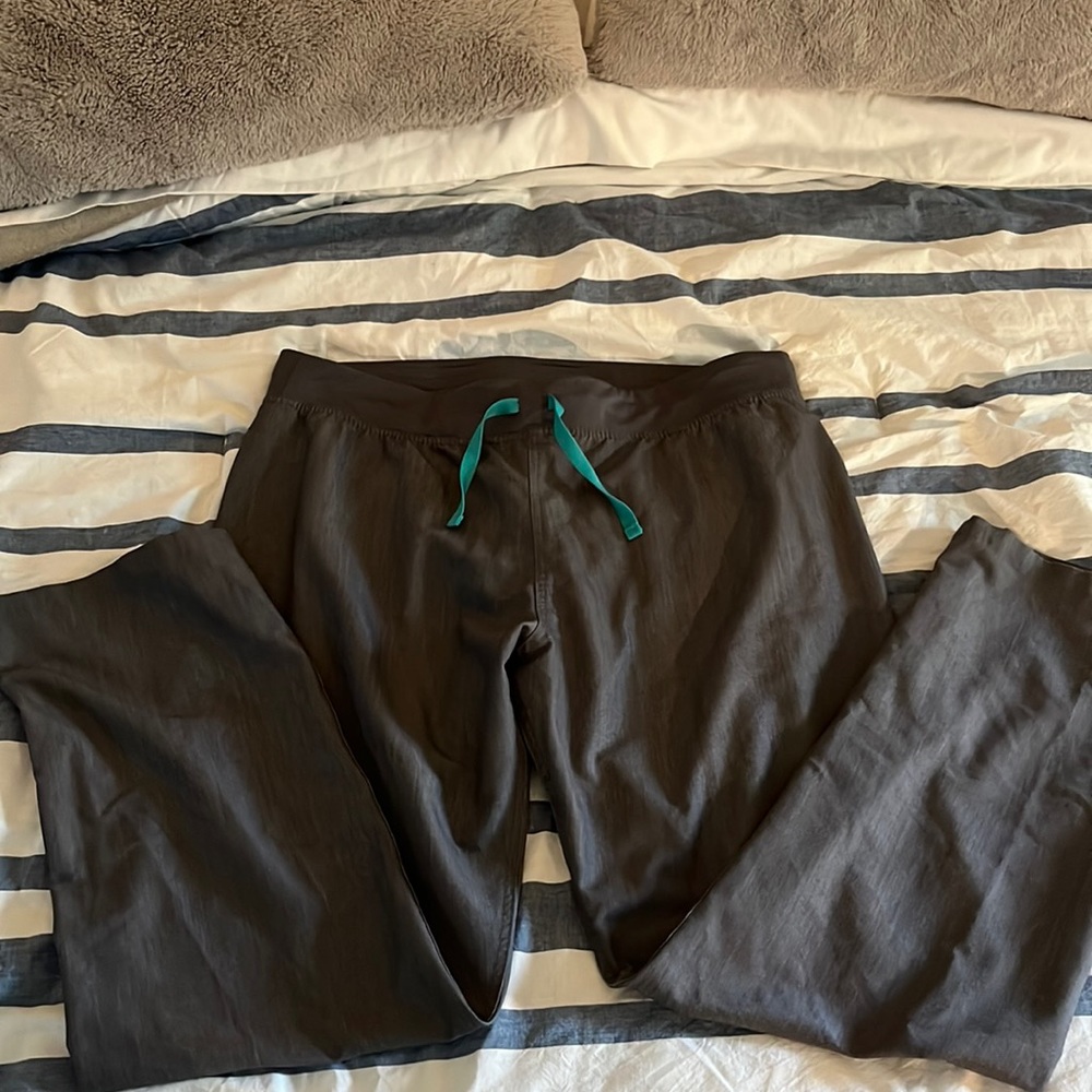 Figs XL Livingston scrub bottom